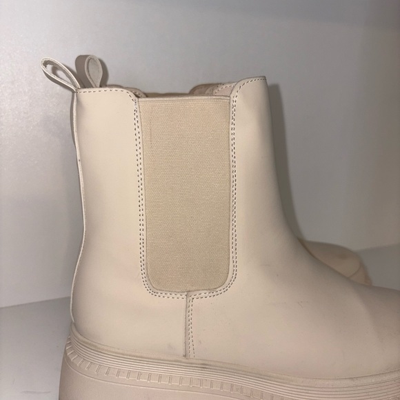 Cream Chelsea Boots - Picture 4 of 5
